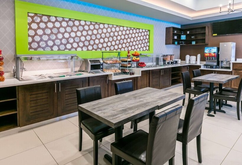 ホテル Ramada By Wyndham El Paso