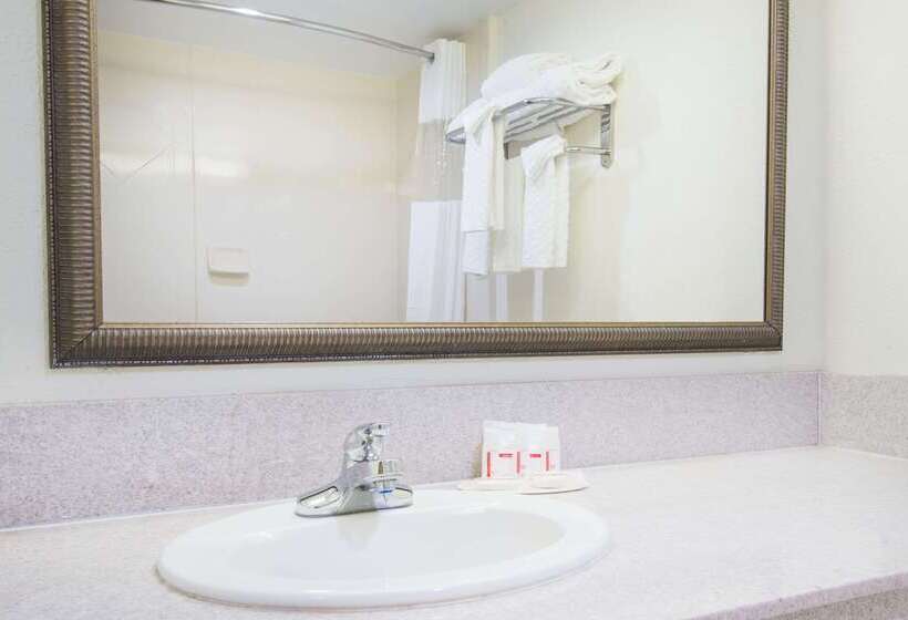 فندق Ramada By Wyndham Enid