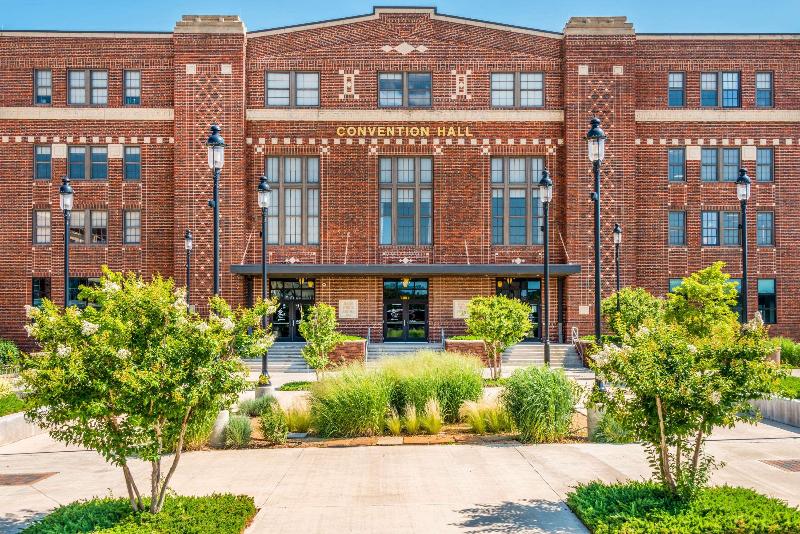 فندق Ramada By Wyndham Enid