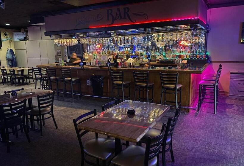 فندق Ramada By Wyndham Enid