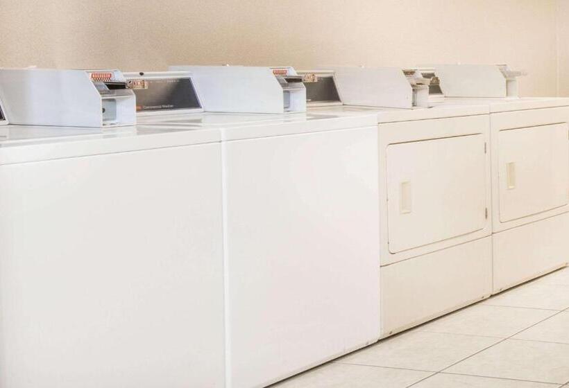 فندق Ramada By Wyndham Enid