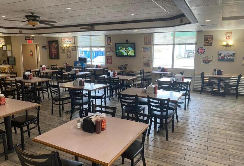 فندق Ramada By Wyndham Enid