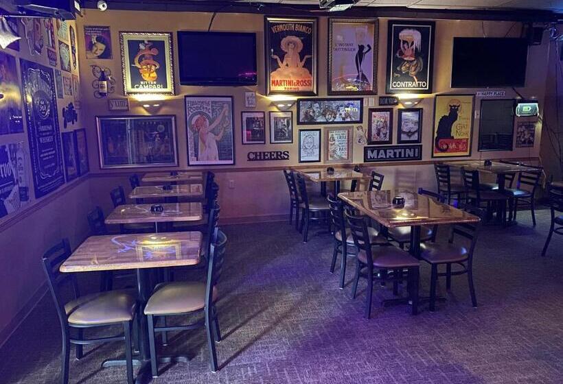 فندق Ramada By Wyndham Enid