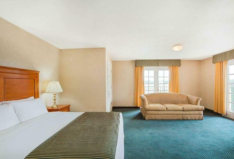 هتل Ramada By Wyndham Flagstaff East