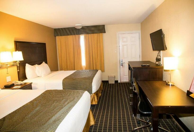 هتل Ramada By Wyndham Flagstaff East