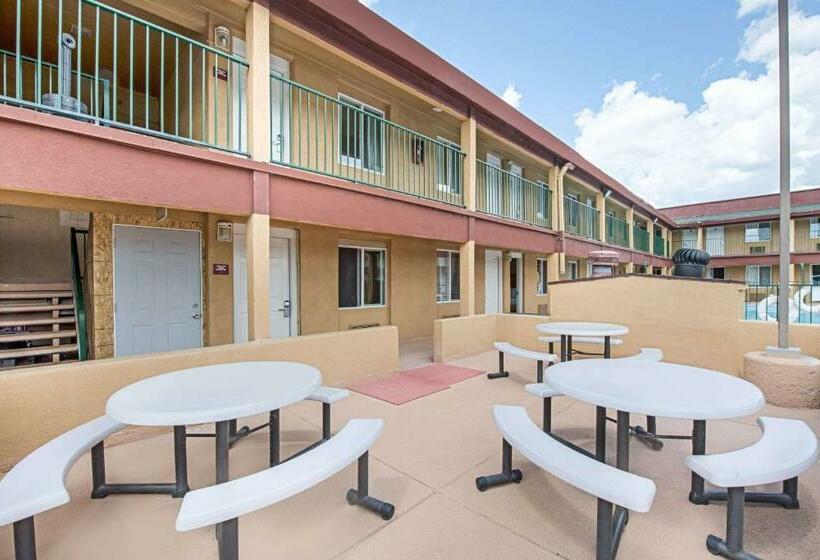 هتل Ramada By Wyndham Flagstaff East