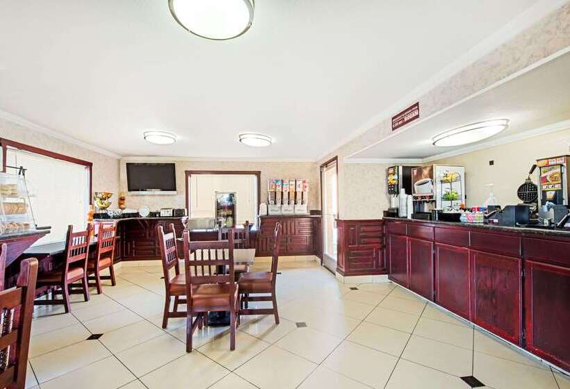 هتل Ramada By Wyndham Flagstaff East