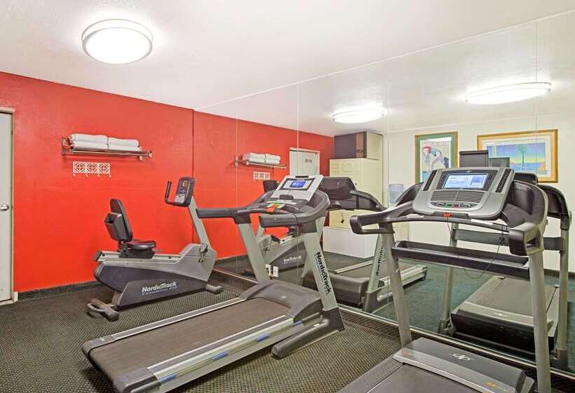 هتل Ramada By Wyndham Flagstaff East