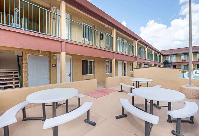 هتل Ramada By Wyndham Flagstaff East