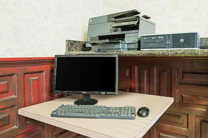 هتل Ramada By Wyndham Flagstaff East