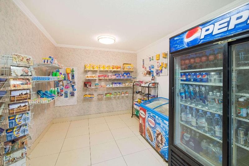 هتل Ramada By Wyndham Flagstaff East