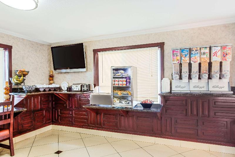 هتل Ramada By Wyndham Flagstaff East