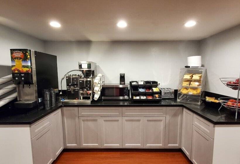 هتل Ramada By Wyndham Flagstaff East