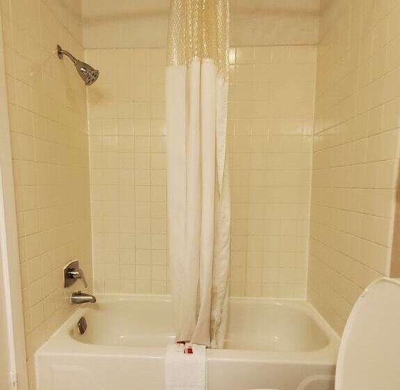 هتل Ramada By Wyndham Flagstaff East