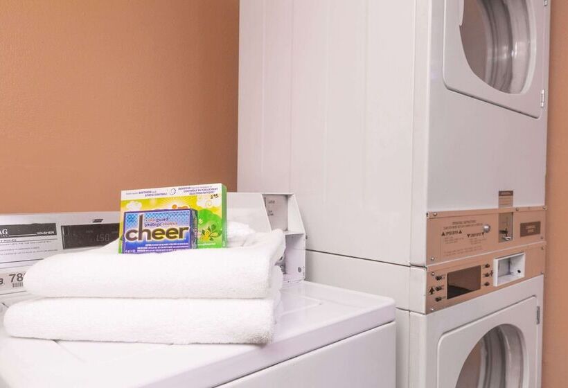 فندق Ramada by Wyndham Hawthorne LAX / LA Stadium