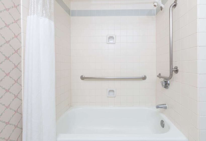 فندق Ramada by Wyndham Hawthorne LAX / LA Stadium