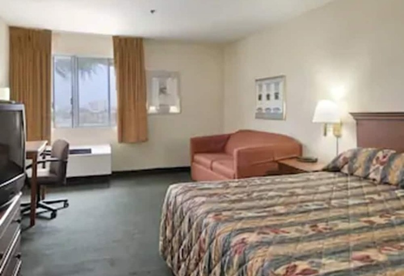 فندق Ramada by Wyndham Hawthorne LAX / LA Stadium