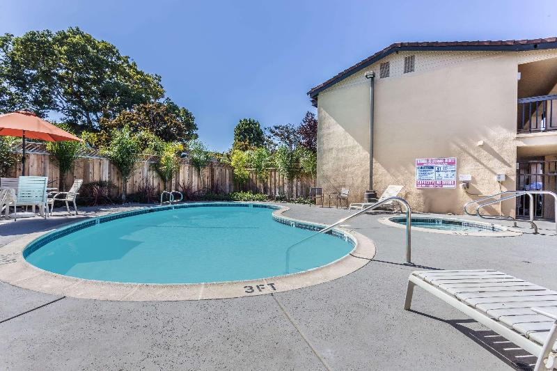 酒店 Ramada By Wyndham Mountain View