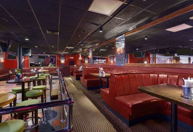 فندق Ramada By Wyndham Rochelle Park Near Paramus