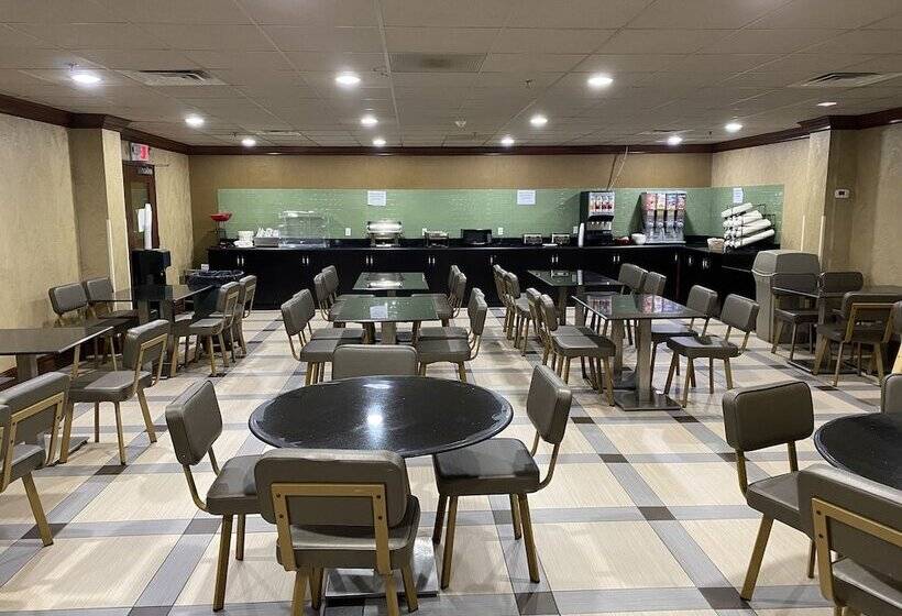 فندق Ramada By Wyndham Rochelle Park Near Paramus