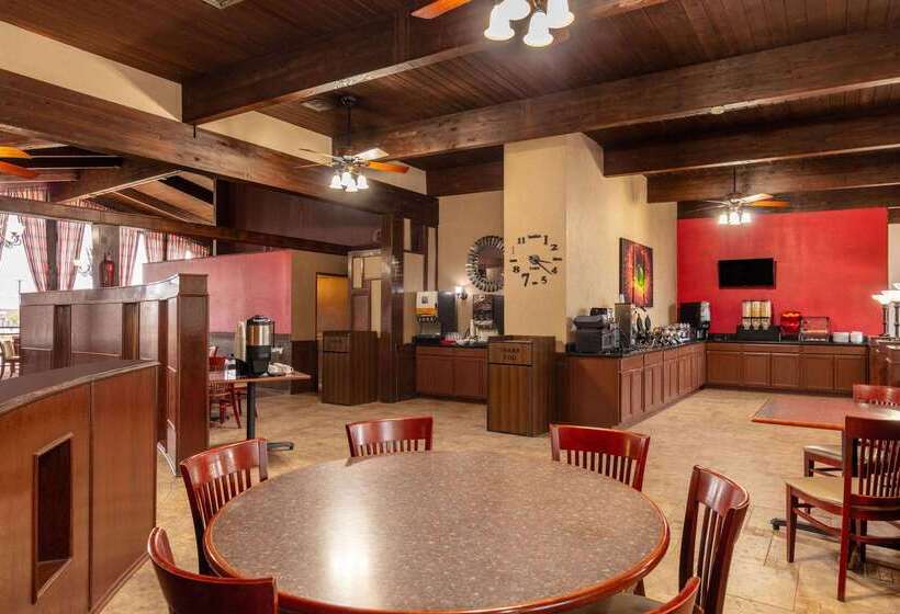 בית מלון כפרי Ramada By Wyndham Spokane Airport