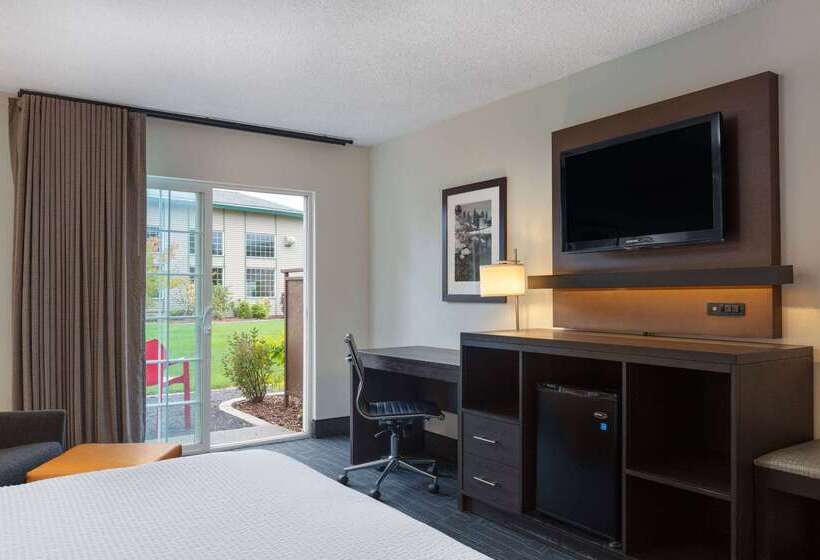 בית מלון כפרי Ramada By Wyndham Spokane Airport