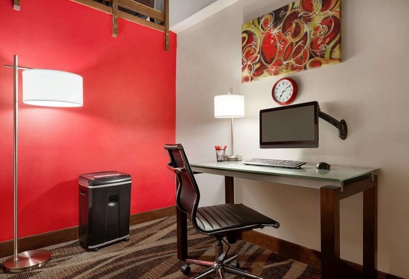 בית מלון כפרי Ramada By Wyndham Spokane Airport