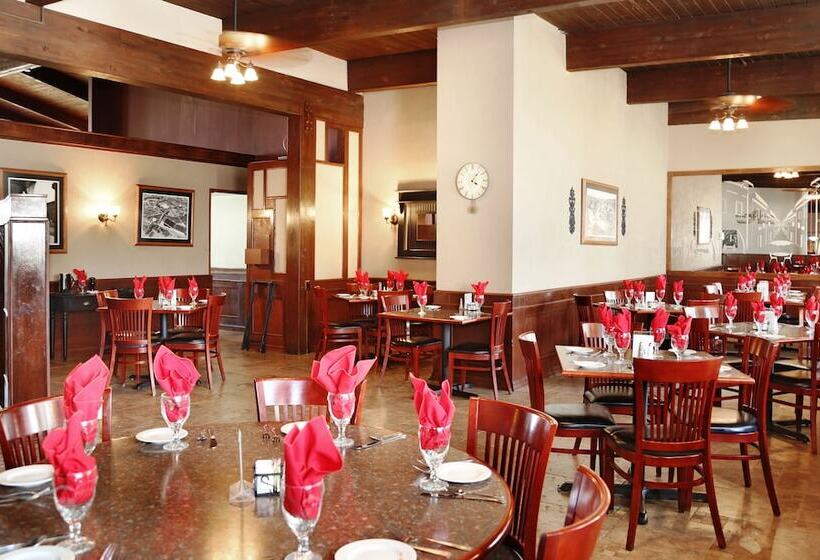 בית מלון כפרי Ramada By Wyndham Spokane Airport