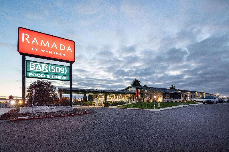 בית מלון כפרי Ramada By Wyndham Spokane Airport