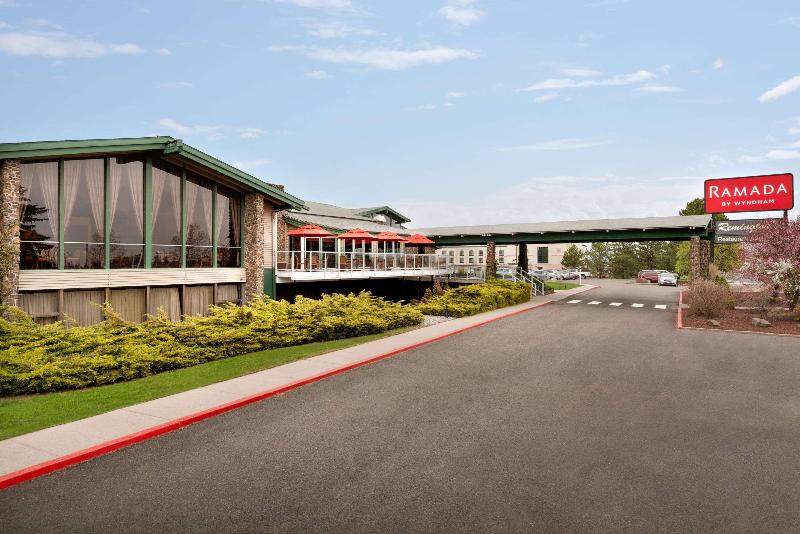 בית מלון כפרי Ramada By Wyndham Spokane Airport