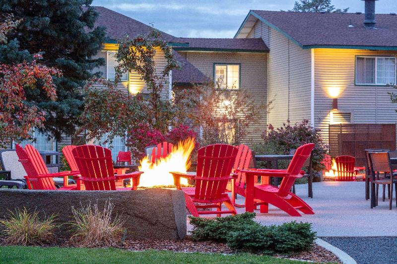 בית מלון כפרי Ramada By Wyndham Spokane Airport