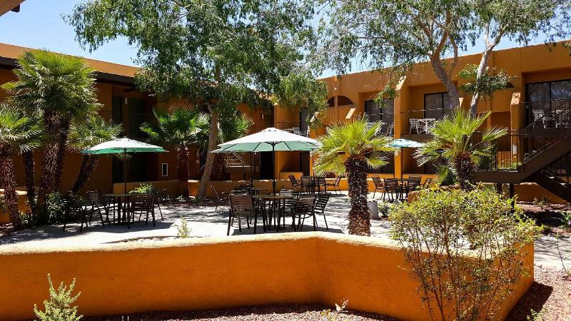 酒店 Ramada By Wyndham Tucson Airport