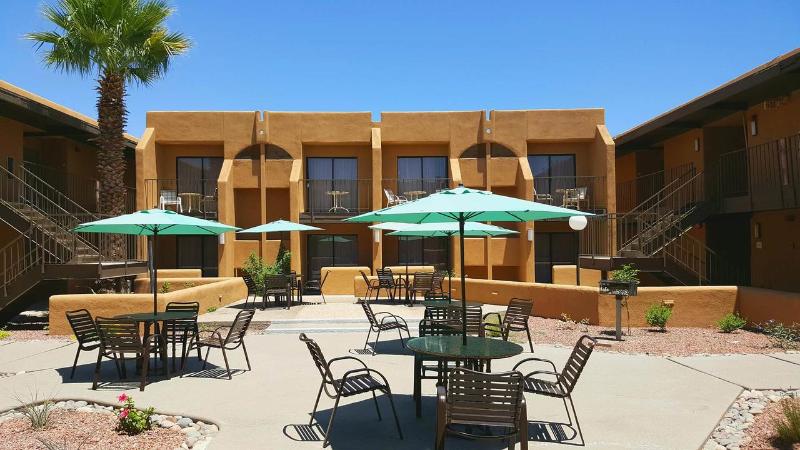 酒店 Ramada By Wyndham Tucson Airport