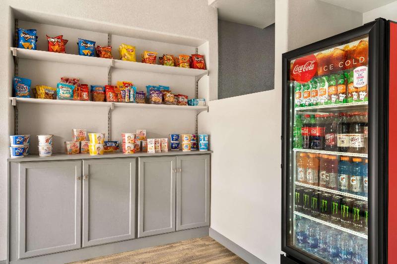 酒店 Ramada By Wyndham Tucson Airport