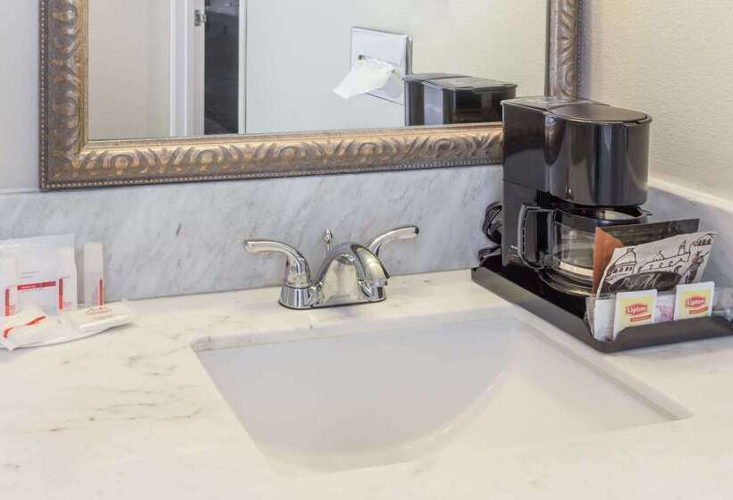 בית מלון כפרי Ramada Plaza By Wyndham Garden Grove/anaheim South