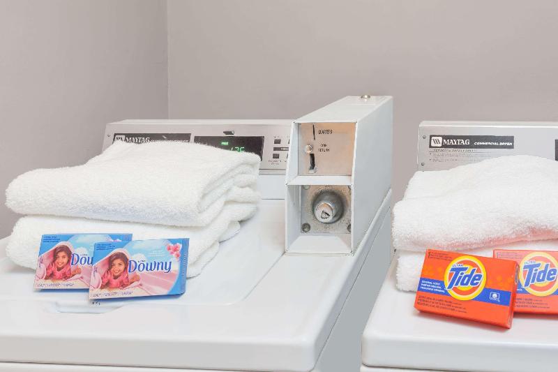 فندق Ramada Plaza By Wyndham Garden Grove/anaheim South