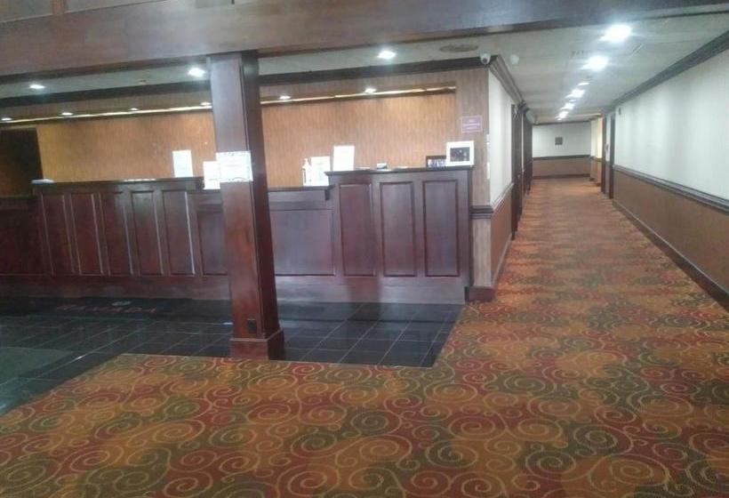 酒店 Ramada Plaza By Wyndham Louisville & Conference Center