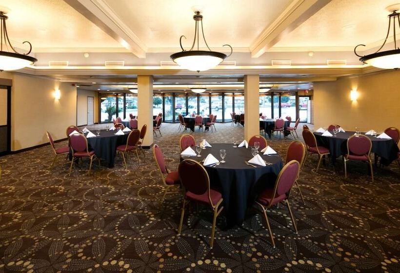 Red Lion Hotel Eureka