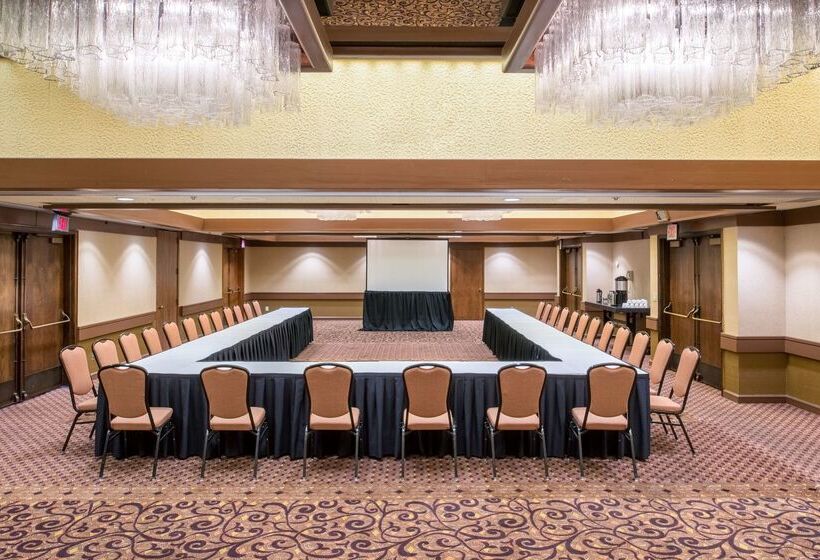 Red Lion Hotel Pasco Airport & Conference Center