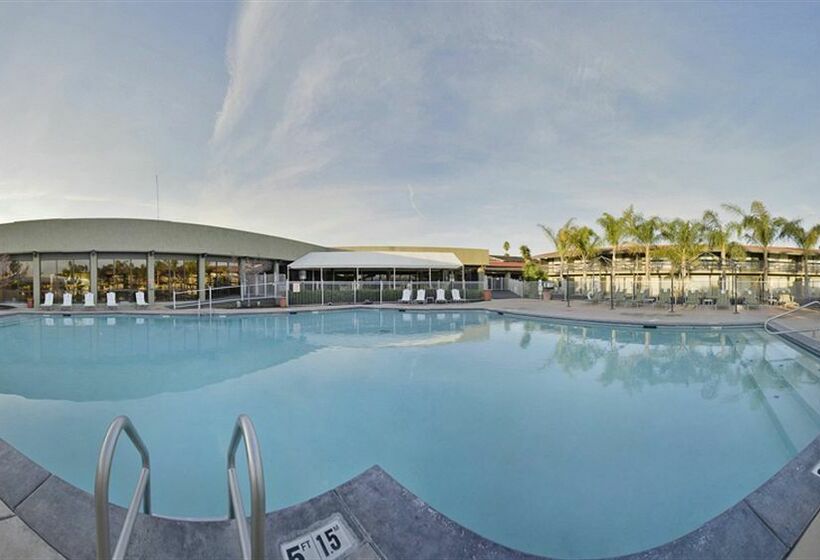 Hotel Clarion Inn and Conference Center