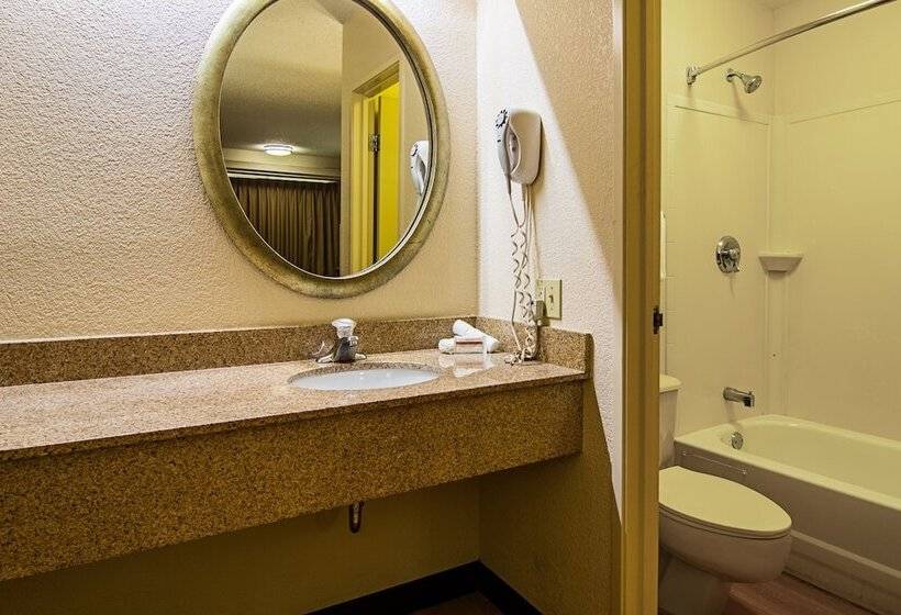 فندق Red Oak Inn Detroit   Southfield