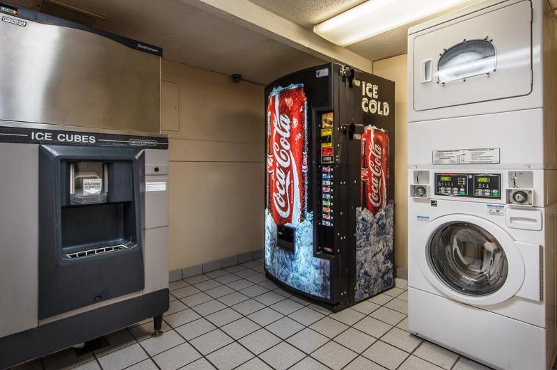 Отель Red Roof Inn Atlanta Smyrna/ Ballpark