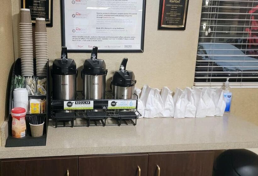 ホテル Red Roof Inn Buffalo  Niagara Airport