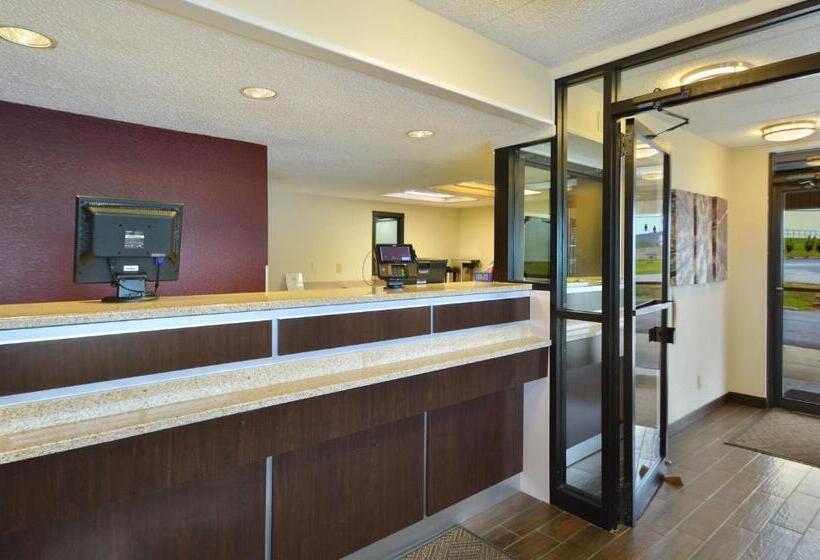 فندق Red Roof Inn Charleston West  Hurricane, Wv