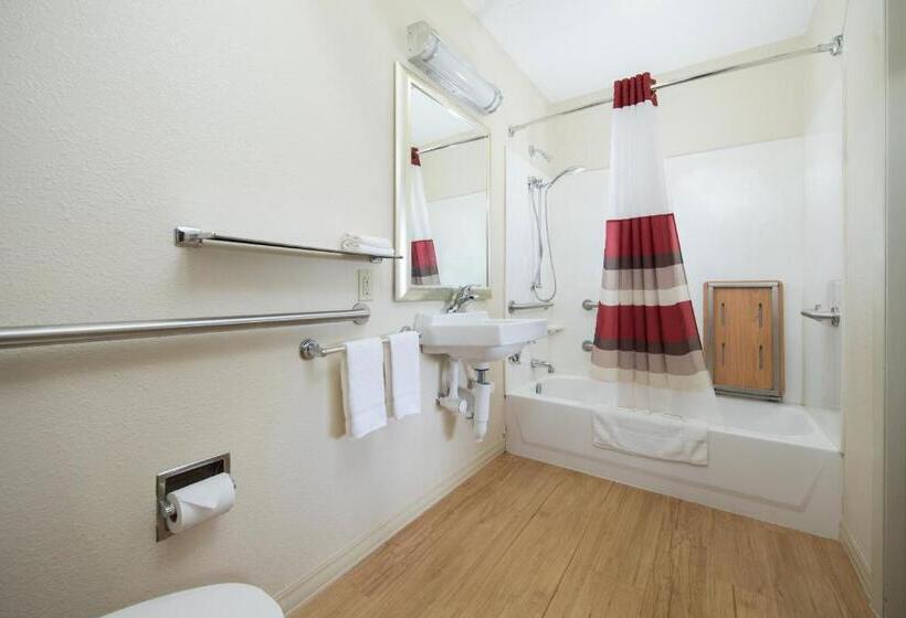 ホテル Red Roof Inn Cincinnati Northeast  Blue Ash