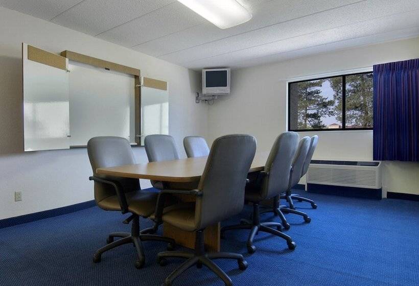 בית מלון כפרי Red Roof Inn Cleveland Airportmiddleburg Heights