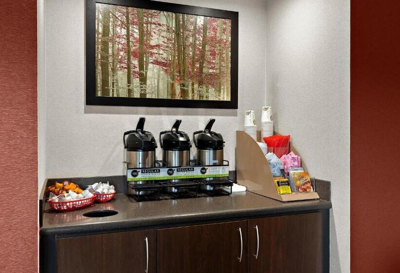 ホテル Red Roof Inn Cleveland  Westlake