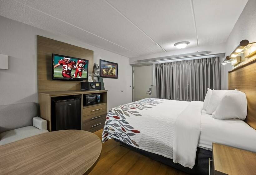 Отель Red Roof Inn Greensboro Airport