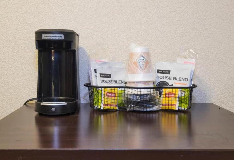 酒店 Red Roof Inn Hampton Coliseum And Convention Center