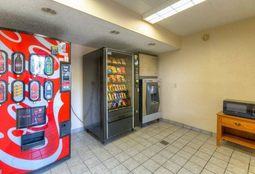 בית מלון כפרי Red Roof Inn Memphis East